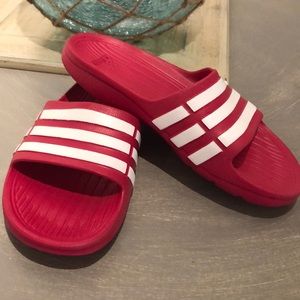 Girls Adidas slides pink